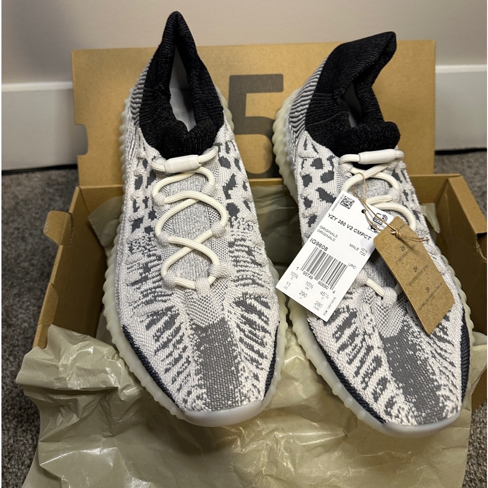 YZY 350 V2 CMPCT